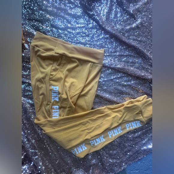 PINK Victoria's Secret Women's Yellow Pajama Set - Picture 8 of 9